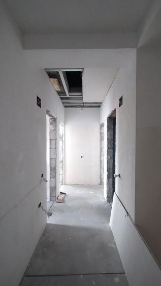 Casă cu 7 camere cu Canalizare în Inel II