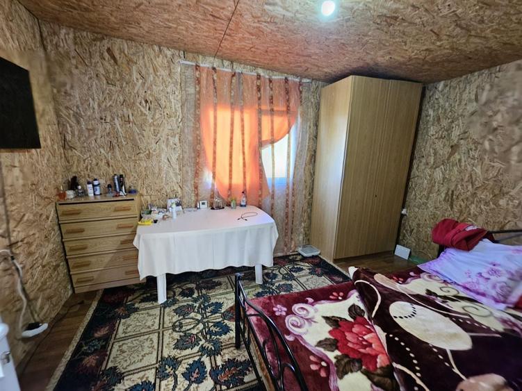 Casă individuală cu 2 camere cu Canalizare în Drăganu