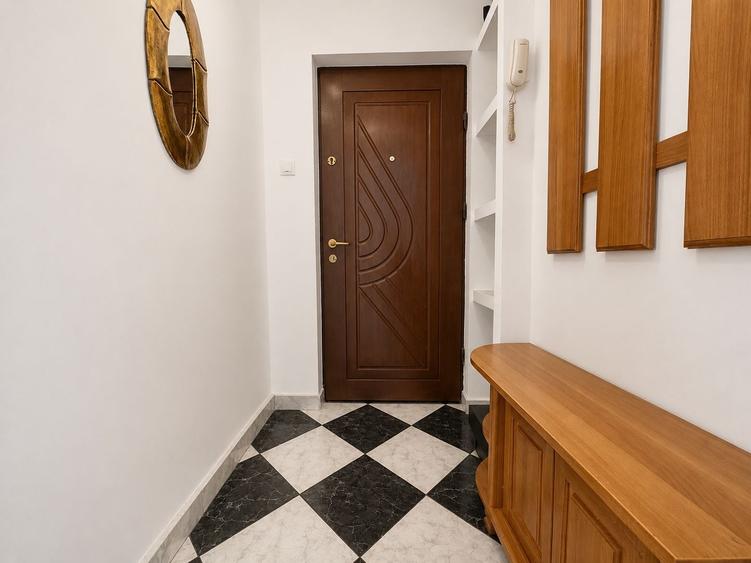 Apartament cu 3 camere decomandat, mobilat în 13 Septembrie
