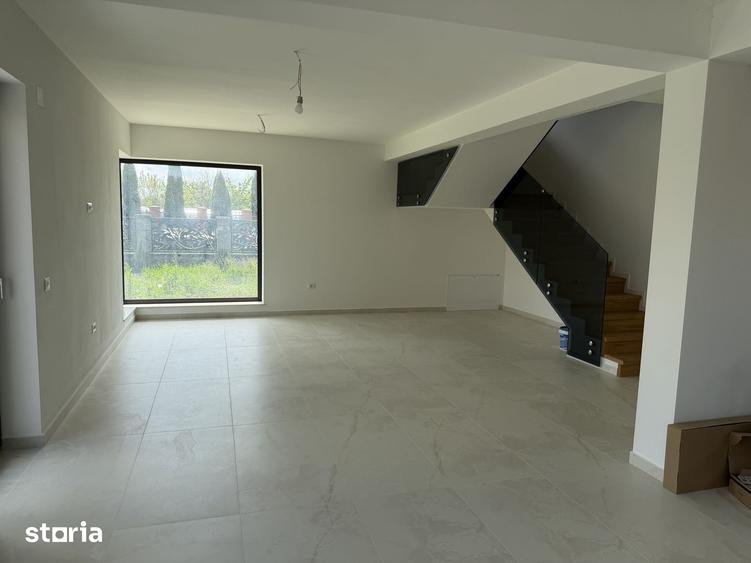Casă cu 5 camere cu Teren 500 Mp în Bod