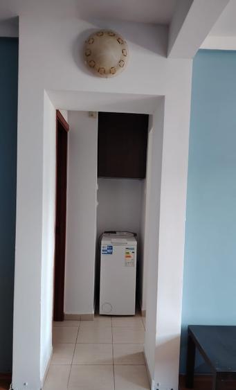 Garsonieră decomandată în Poarta 6