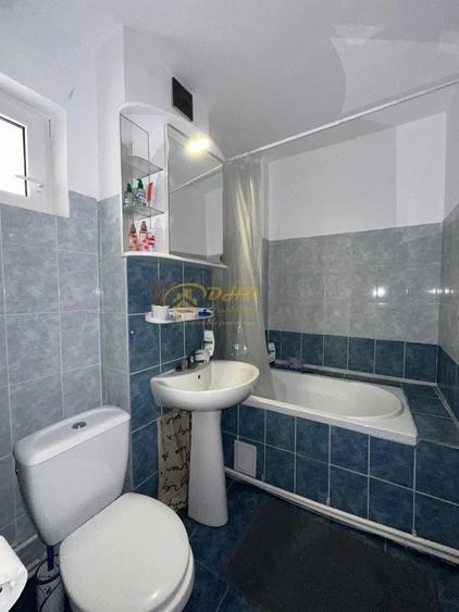 Apartament cu 2 camere decomandat, mobilat în Piața Unirii