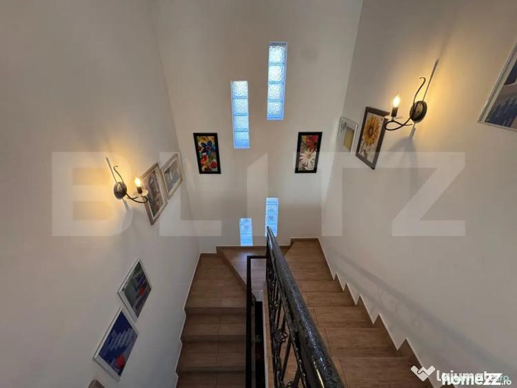 Casă cu 5 camere cu Teren 600 Mp în Răcari