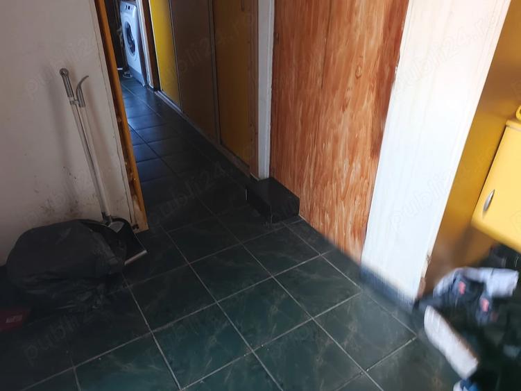 Vand apartament cu 3 camere in micro 17 etajul 4 - 9
