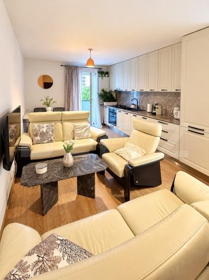 Apartament cu 2 camere semidecomandat, mobilat în Dâmbul Rotund