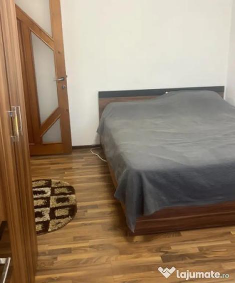 Casă cu 7 camere cu Teren 1200 Mp în Cârcea