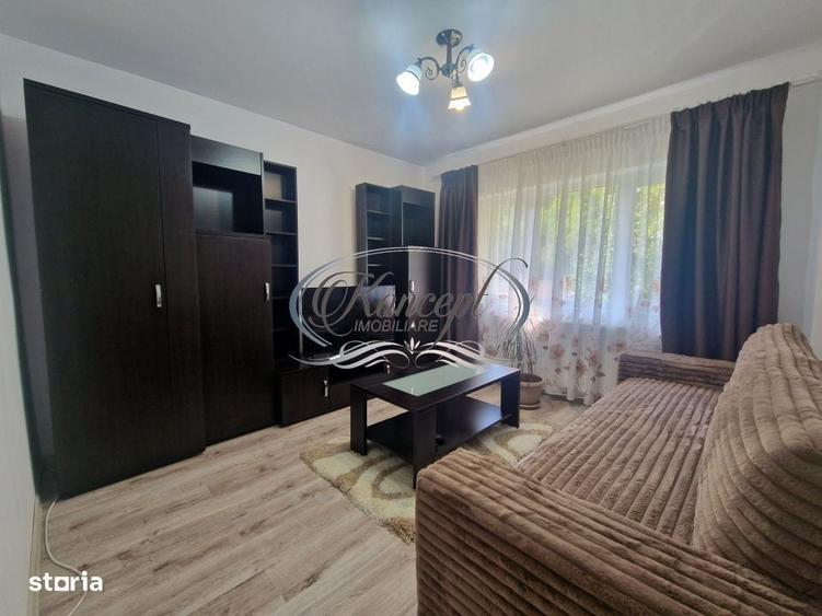 Apartament cu 3 camere decomandat în Plopilor