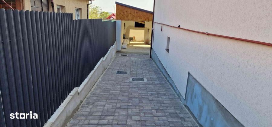 Casă cu 5 camere cu Teren 420 Mp în Trei Stejari