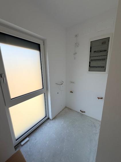 Duplex cu 5 camere cu Canalizare în Dumbrăvița