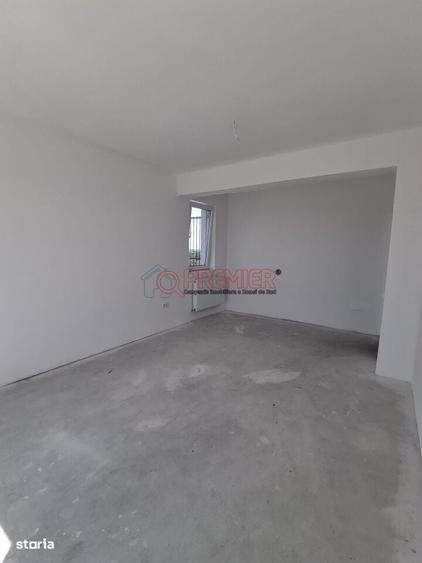 Apartament cu 2 camere decomandat în Central — fotografia 3