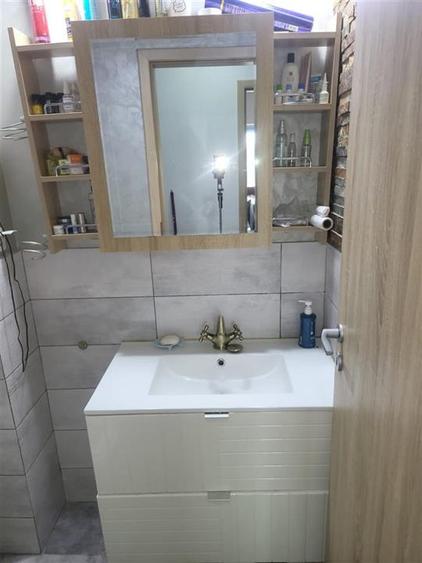 Apartament cu 4 camere decomandat, mobilat în Nicolina