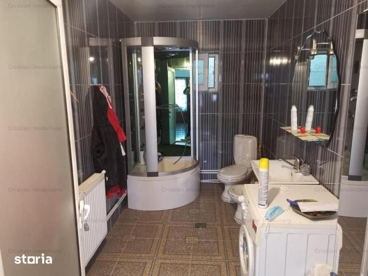 Casă cu 5 camere cu Teren 156 Mp în Lacu Dulce