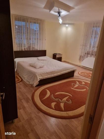 Casă cu 6 camere cu Teren 1724 Mp în Adâncata