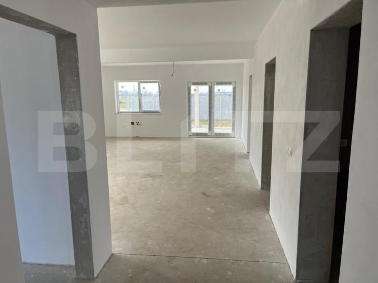 Casă individuală cu 4 camere cu Canalizare în Sântandrei