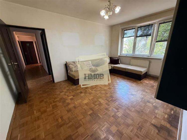 Apartament cu 4 camere decomandat în Hipodrom 1