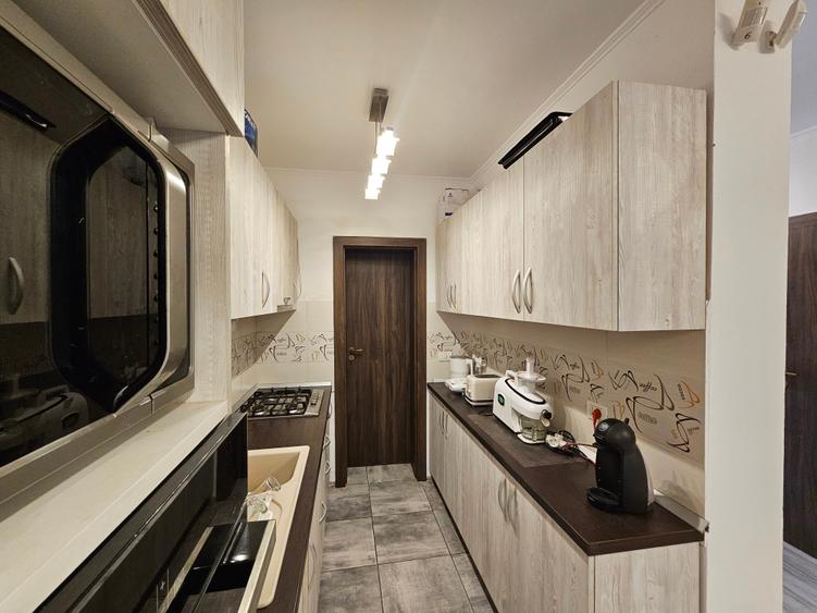 Duplex cu 5 camere cu Canalizare în Dumbrăvița