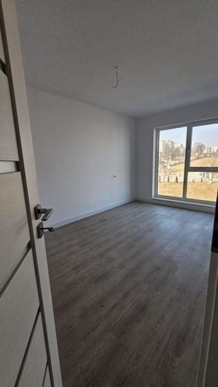 Apartament cu 2 camere decomandat în Nicolina