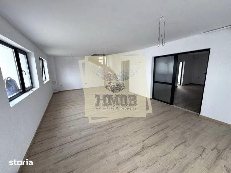 Casă cu 5 camere cu Teren 160 Mp în Cristian