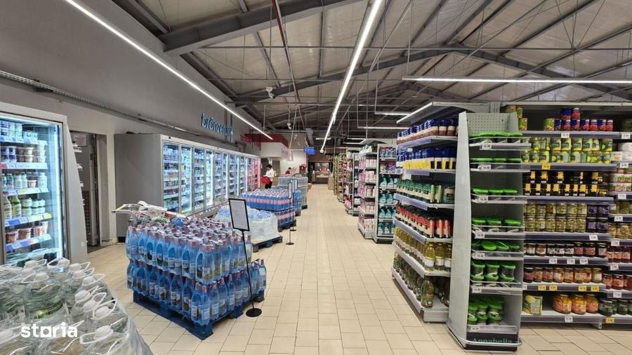 Spațiu comercial, de 910 mp, în Minieri