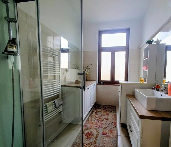 Apartament cu 2 camere semidecomandat în Ultracentral