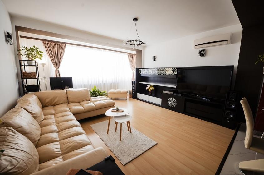 Apartament cu 3 camere decomandat, mobilat în Colentina