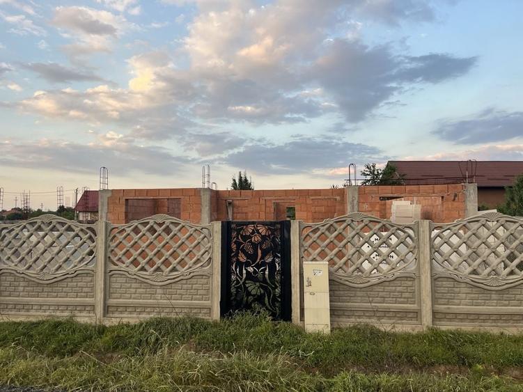 Teren de 500 mp, în Pădurani