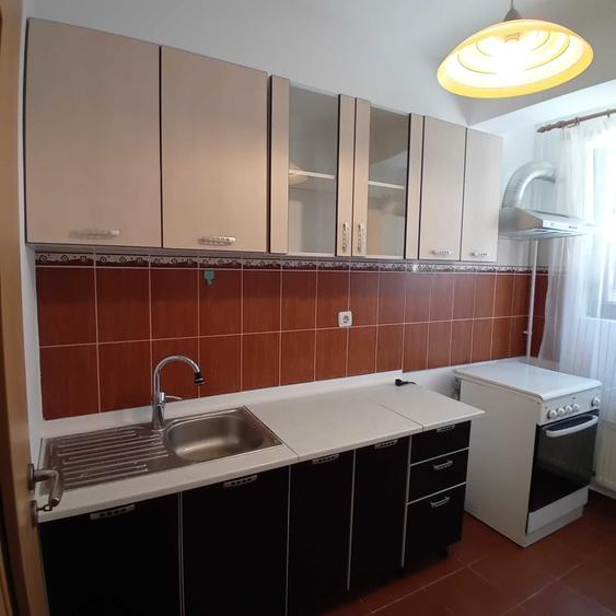 Apartament cu 2 camere decomandat în Apusului