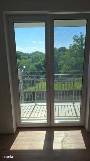 Apartament cu 3 camere decomandat în Ipotești