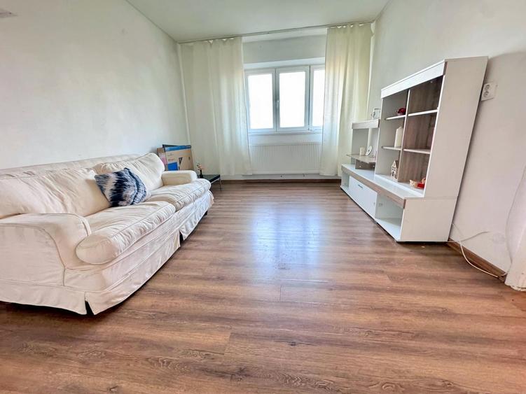 Apartament cu 2 camere decomandat în 9 Mai