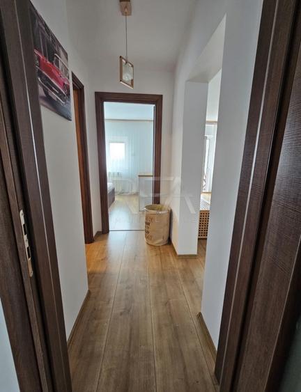 Apartament cu 3 camere semidecomandat, mobilat în Drumul Taberei