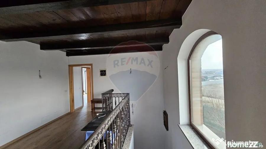 Casă cu 5 camere cu Teren 840 Mp în Șcheia