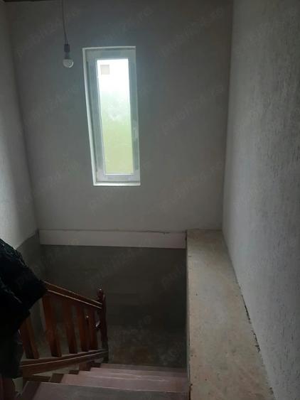 Casă cu Teren 350 Mp în Jebel