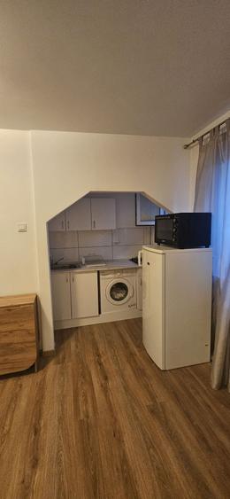 Apartament cu 2 camere semidecomandat în Podu Roș