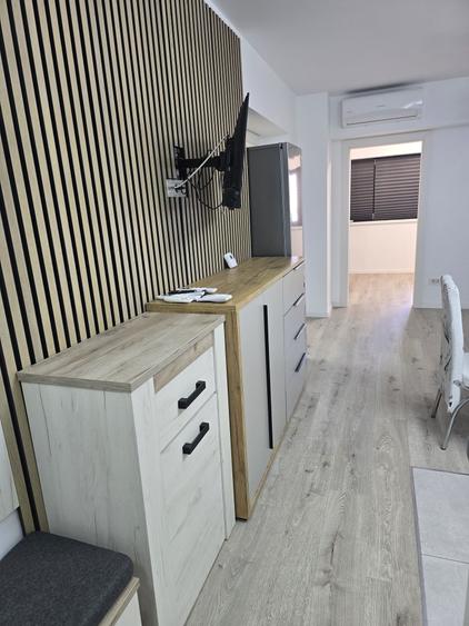 Apartament cu 3 camere decomandat în Obor