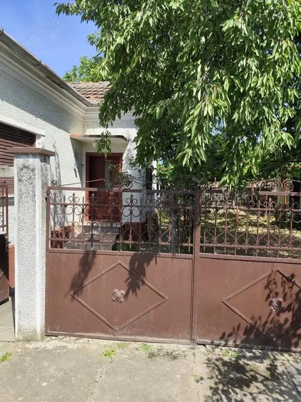 Casă cu 3 camere în Târnova