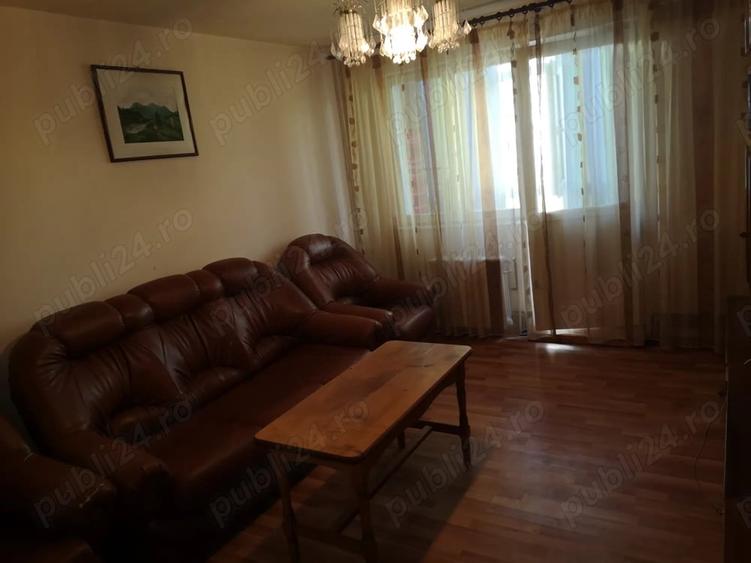 Apartament cu 3 camere decomandat în Vest