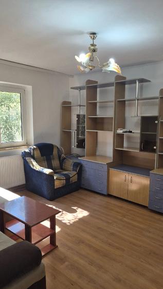 Apartament cu 2 camere semidecomandat în Ferentari