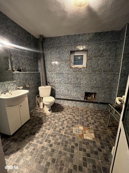 Casă cu 5 camere cu Teren 500 Mp în Priseaca