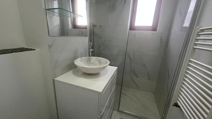 Apartament cu 2 camere semidecomandat, mobilat în Tineretului