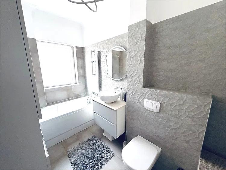 Apartament cu 3 camere decomandat, mobilat în Sisești