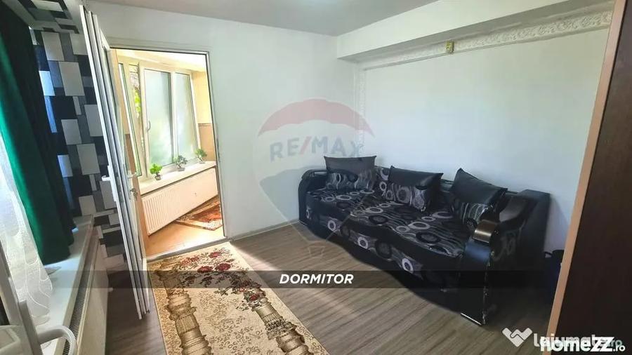 Apartament cu 3 camere semidecomandat în Central