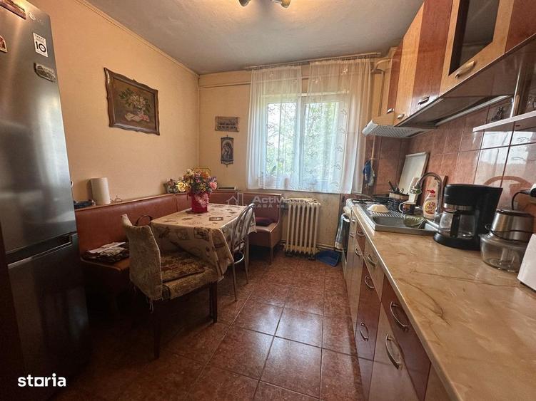 Apartament cu 3 camere decomandat în Central