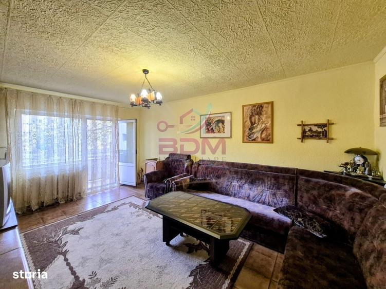 Apartament cu 4 camere decomandat în Central