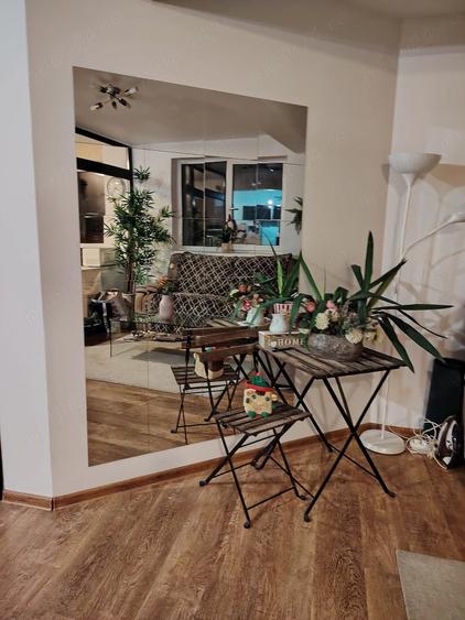 Apartament cu 4 camere decomandat în Titan