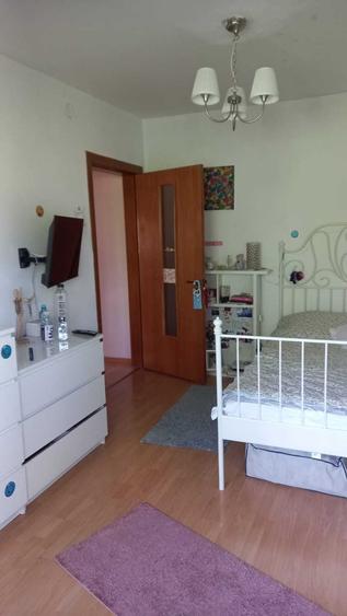 Apartament cu 4 camere decomandat în Moara