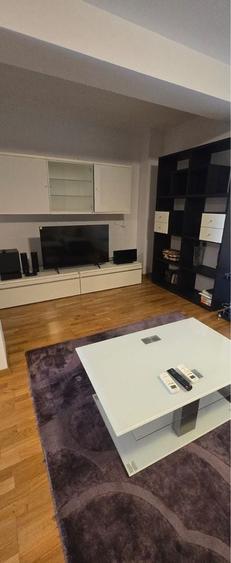 Casă cu 4 camere în 1 Decembrie