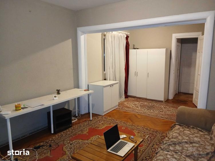 Apartament cu 3 camere în Centrul Civic
