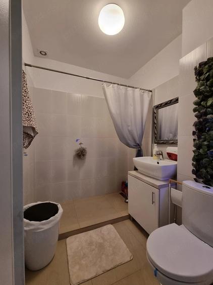 Apartament cu 2 camere semidecomandat în Pajura