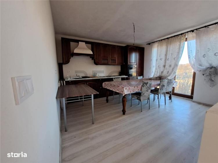 Casă cu 4 camere cu Teren 1276 Mp în Lugașu de Sus
