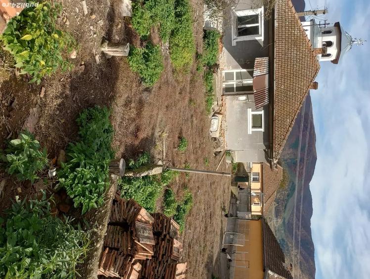 Casă cu 3 camere în Subcetate